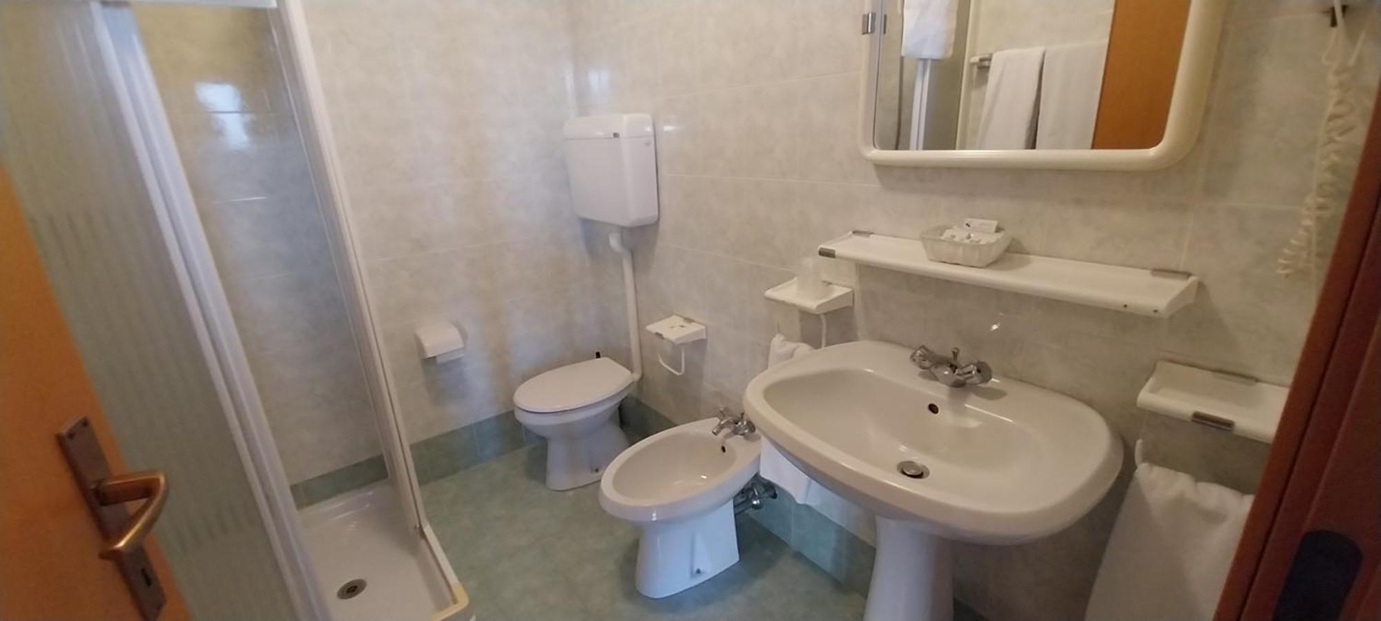 Residence Miravalle Лимоне сул Гарда Екстериор снимка